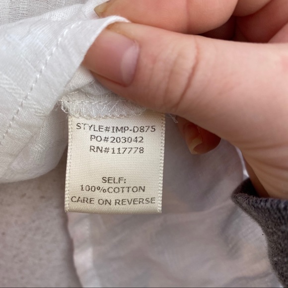 NWT Love Stitch woman's white top black design M - Picture 6 of 10